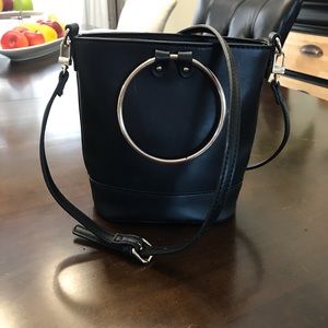 Express cross body handbag